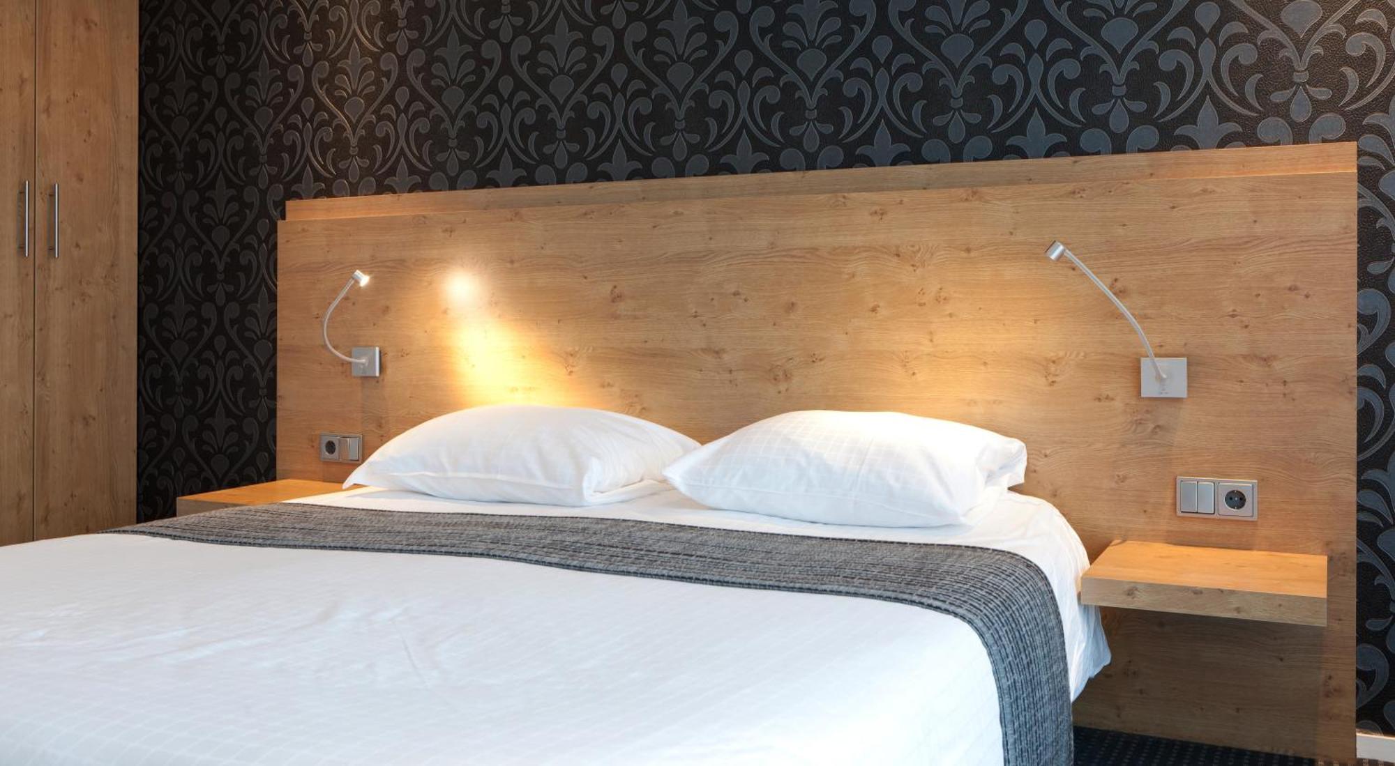 Hotel Restaurant De Zwaan Raalte Eksteriør billede