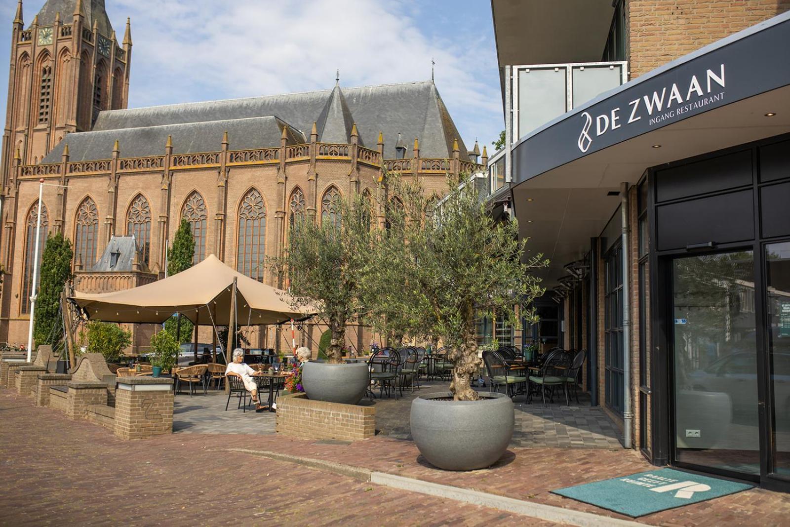 Hotel Restaurant De Zwaan Raalte Eksteriør billede