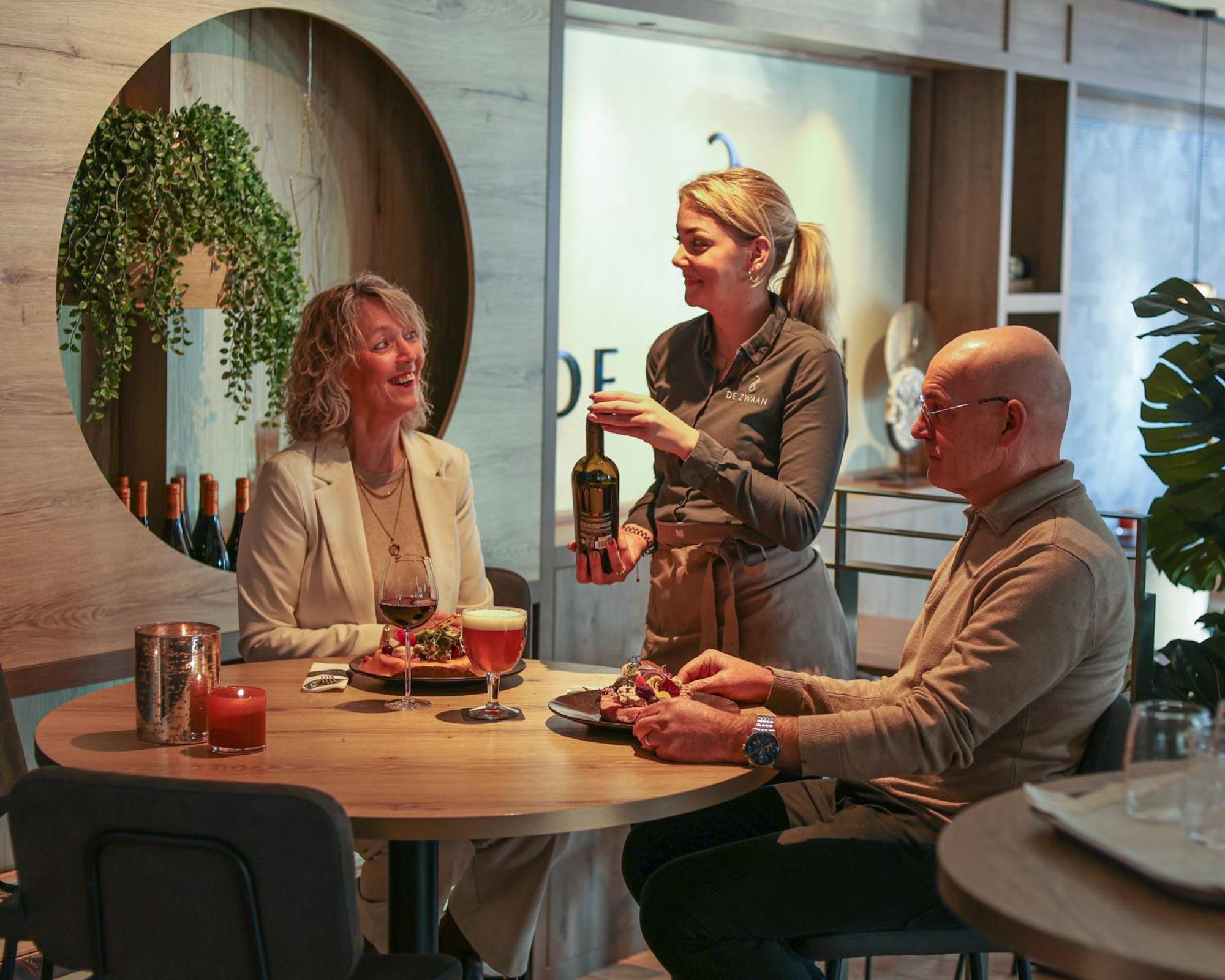 Hotel Restaurant De Zwaan Raalte Eksteriør billede